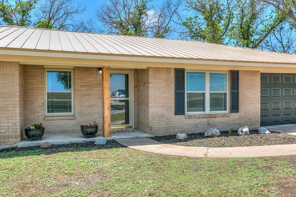 7077 Bean Rd Property Photo 5
