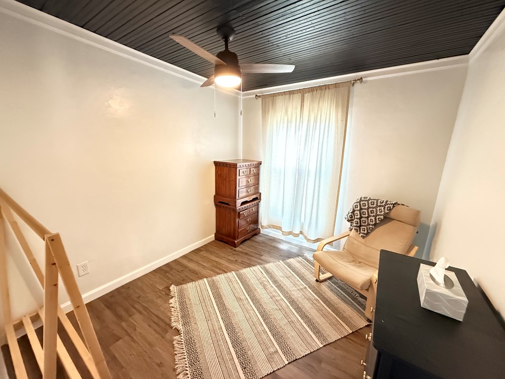 1702 Ellis St Property Photo 10