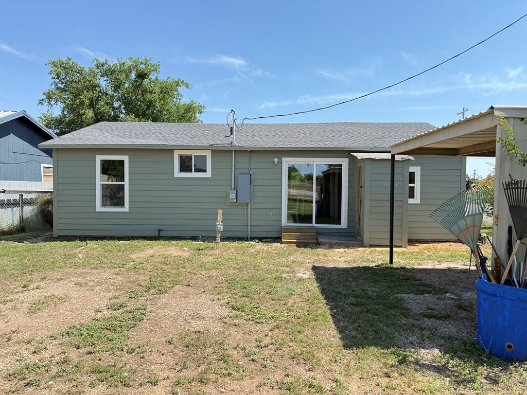 1702 Ellis St Property Photo 14