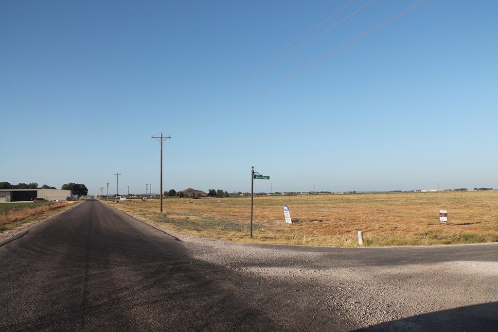 8715 Lance Rd 1 Property Photo 6