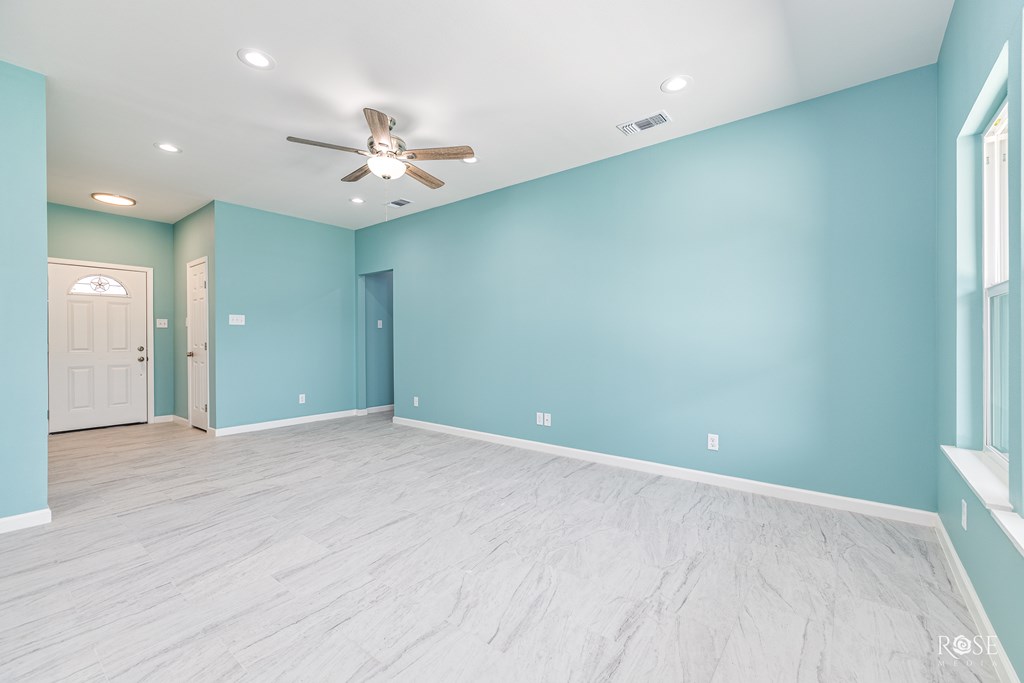 709 San Jacinto St Property Photo 18