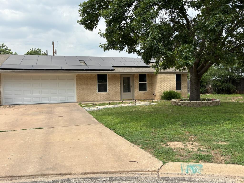 1014 Alpha Circle Property Photo 1