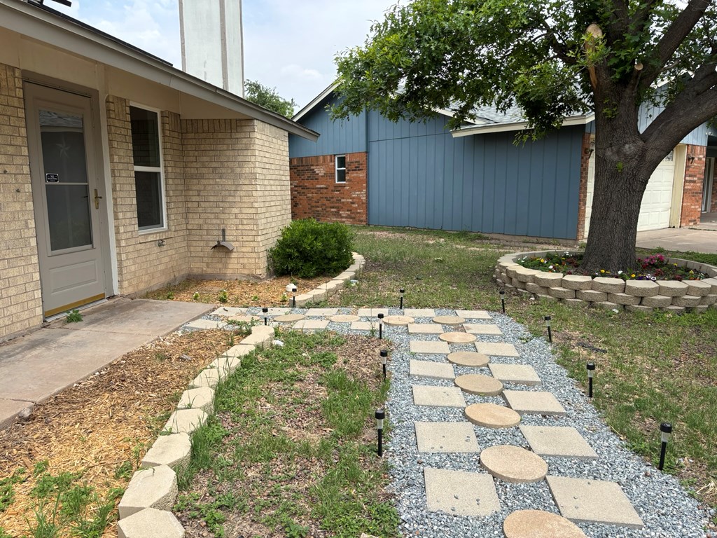 1014 Alpha Circle Property Photo 3