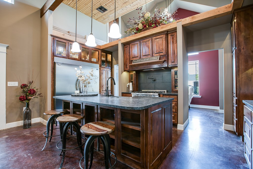 2030 Silver Creek Court Property Photo 4