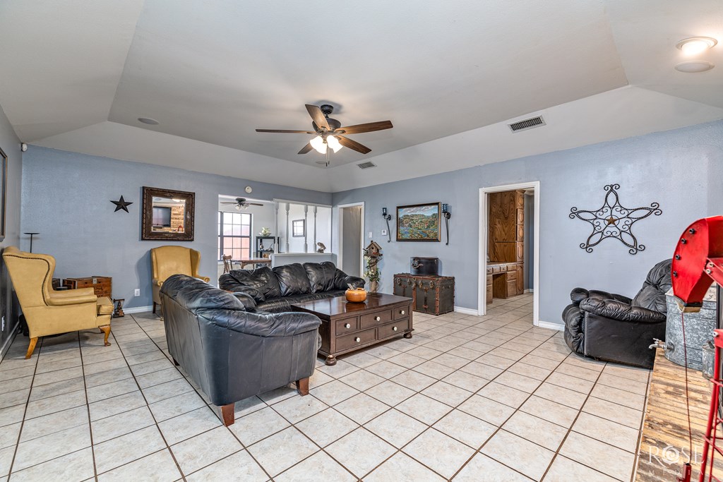 3405 Shadyhill Dr Property Photo 9