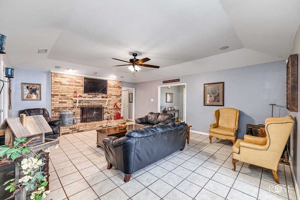 3405 Shadyhill Dr Property Photo 10