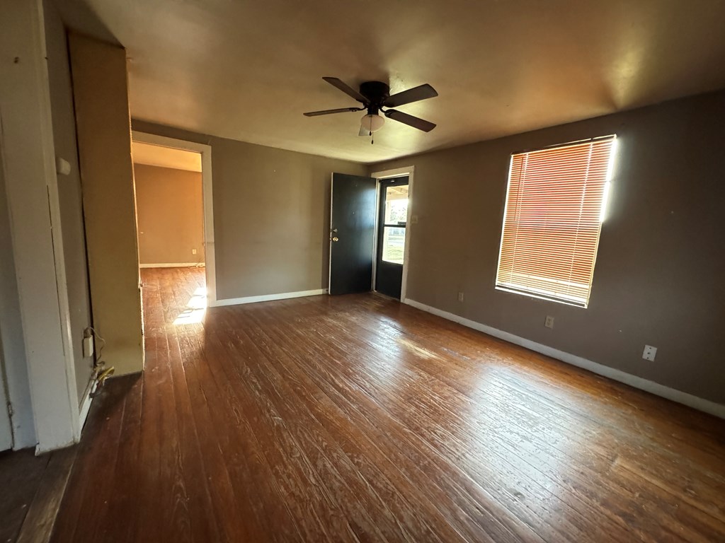 1829 Spaulding St Property Photo 4