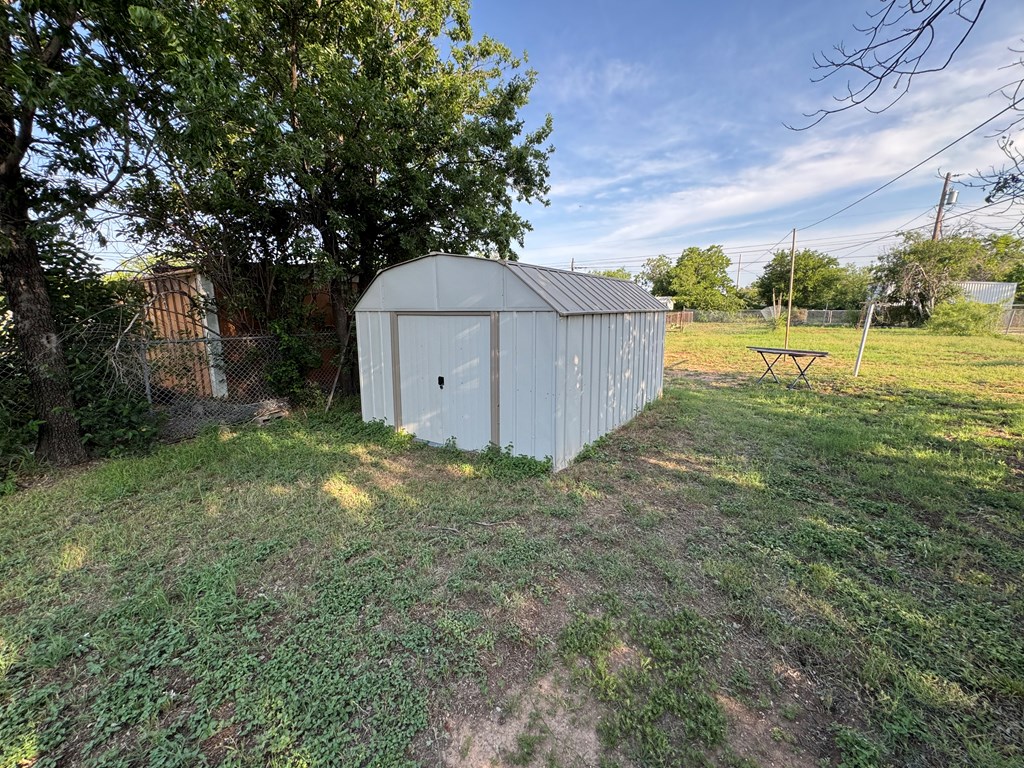 1829 Spaulding St Property Photo 15