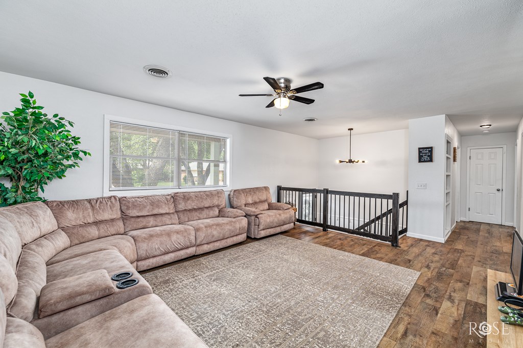 2113 Sul Ross St Property Photo 8