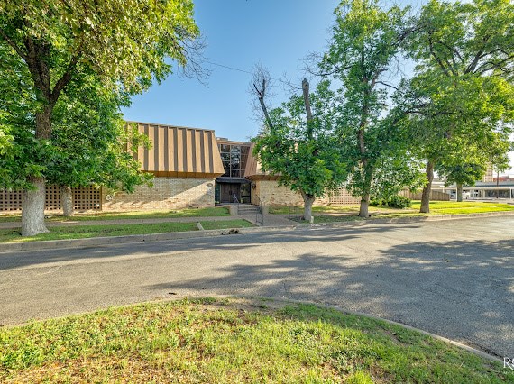 220-j Twohig Ave Property Photo 6