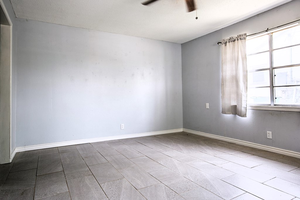 136 Arlington St Property Photo 3