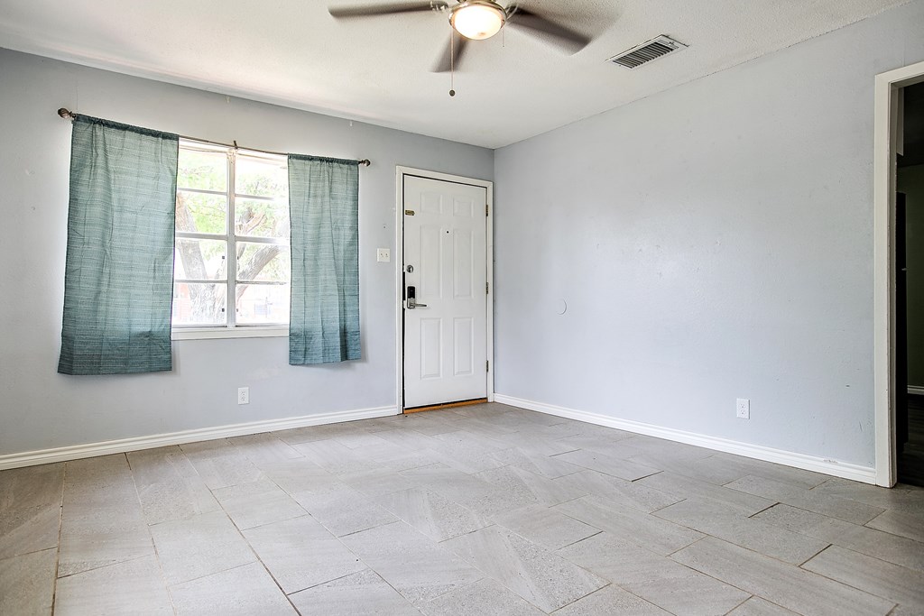 136 Arlington St Property Photo 5