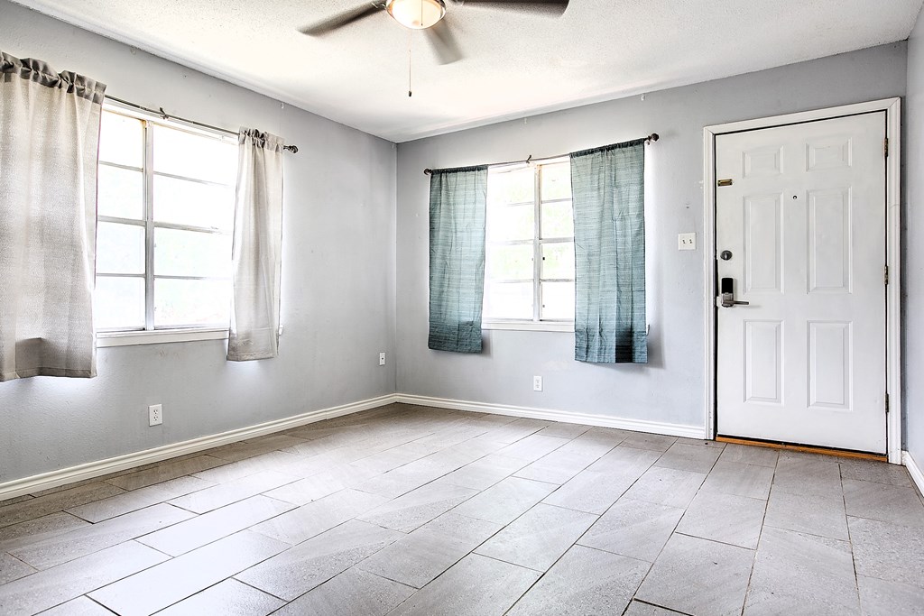 136 Arlington St Property Photo 6