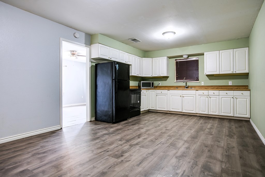 136 Arlington St Property Photo 7