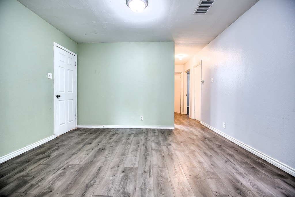 136 Arlington St Property Photo 10