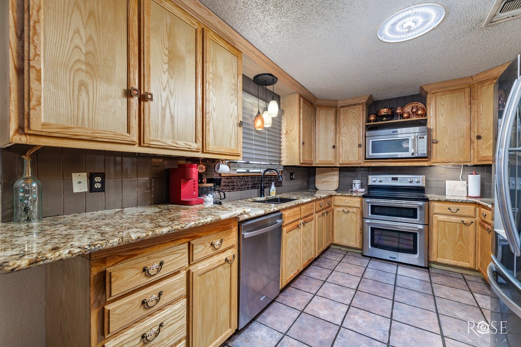 8126 N Fm 2288 Property Photo 13