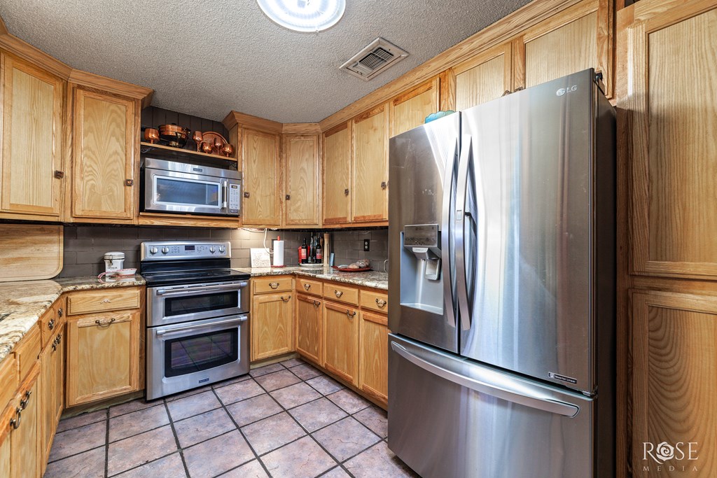 8126 N Fm 2288 Property Photo 14