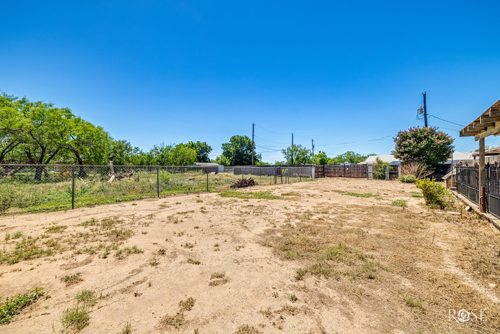 8126 N Fm 2288 Property Photo 37