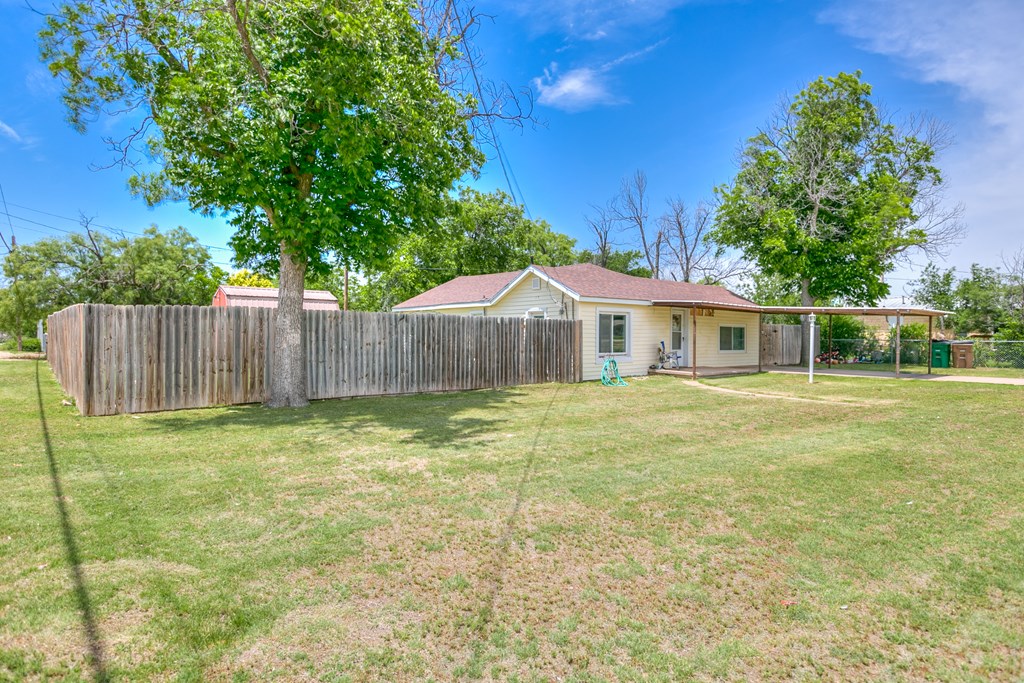 421 N Archer St Property Photo 3