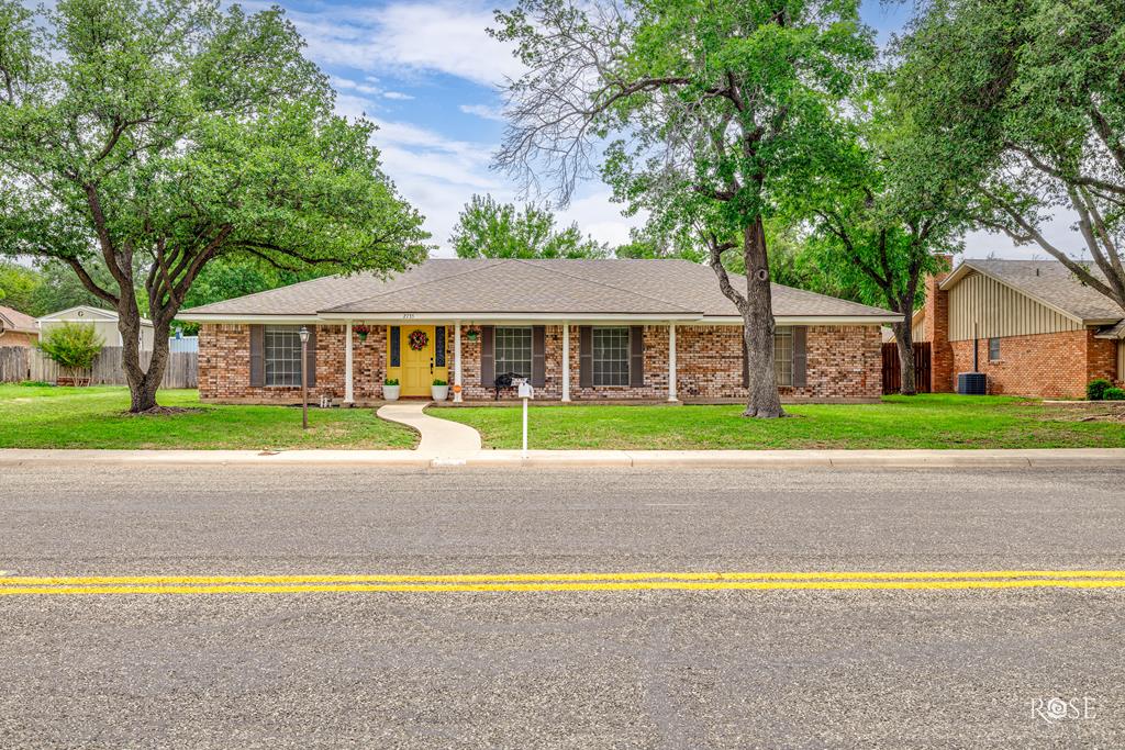 2735 Southland Blvd Property Photo 1