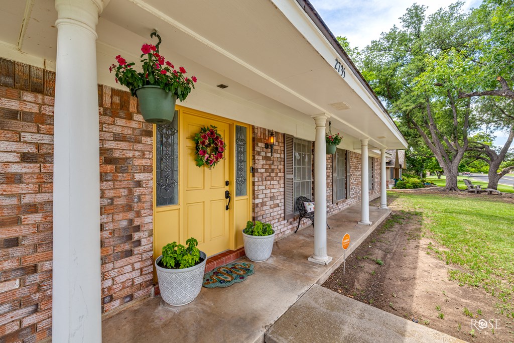 2735 Southland Blvd Property Photo 6