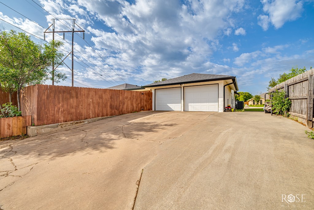 3610 Southland Blvd Property Photo 37