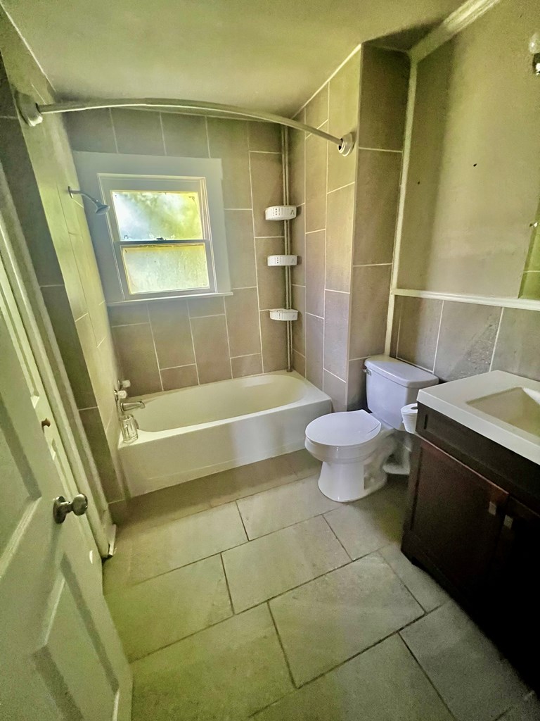 121 N Madison St Property Photo 6