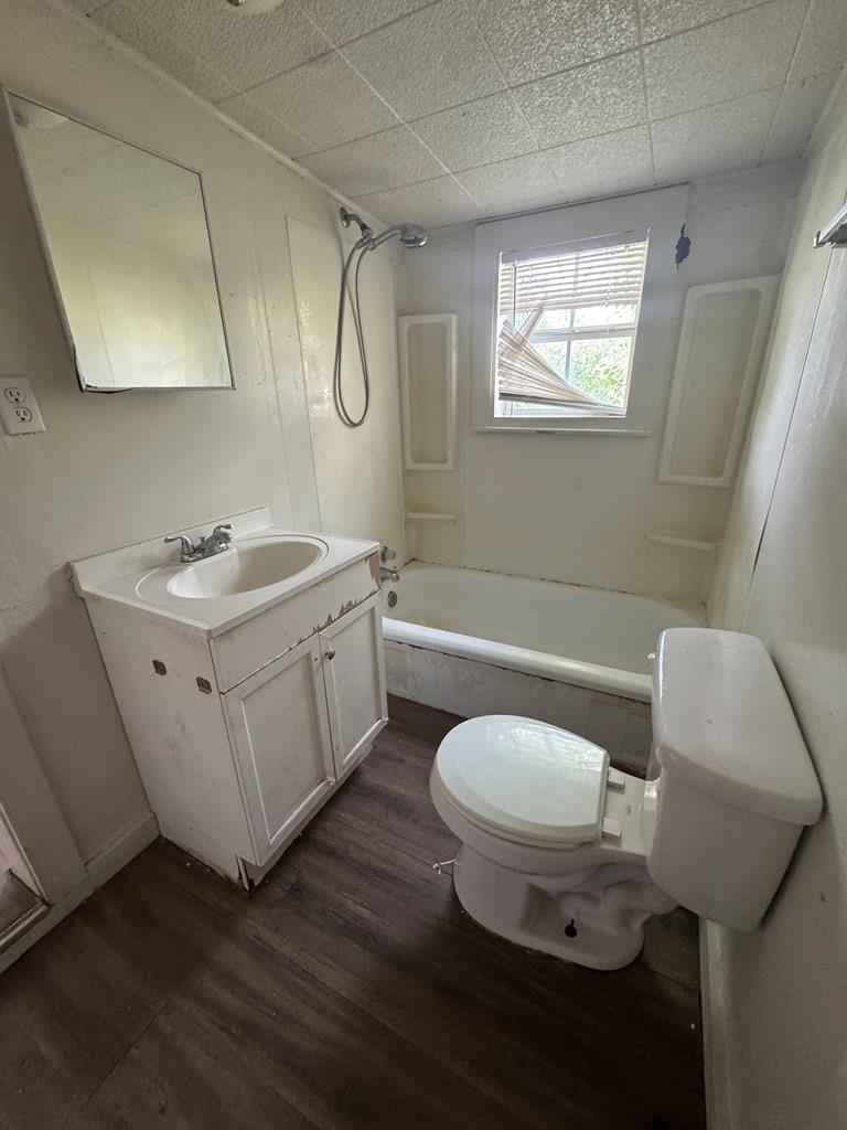 2811 N Irving St Property Photo 6
