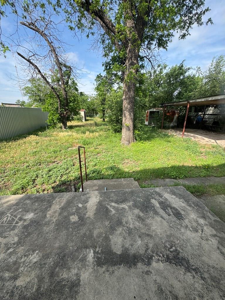 2811 N Irving St Property Photo 8