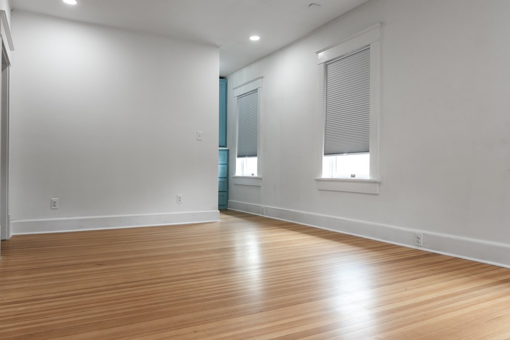 610 W Ave C Property Photo 34