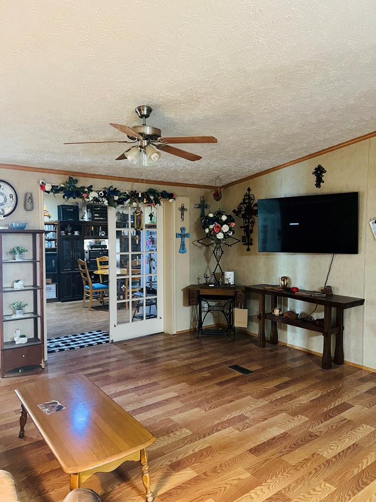 114 Nogales Circle Property Photo 2