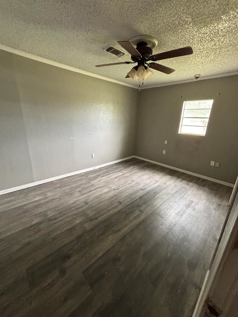 7646 Violet St Property Photo 6