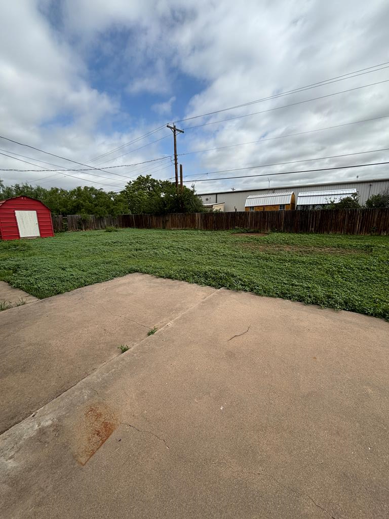7646 Violet St Property Photo 13