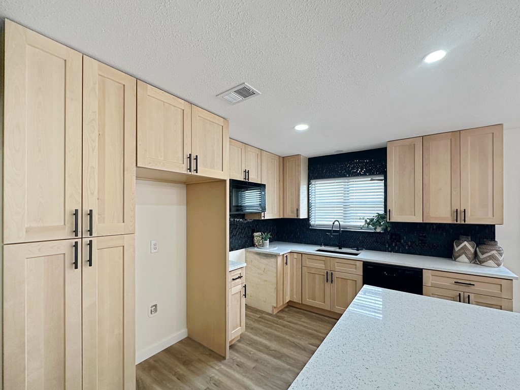 3114 Hummingbird Lane Property Photo 5