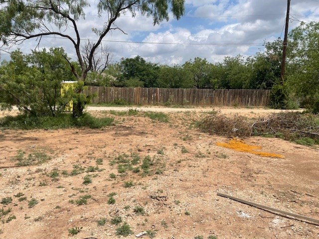 640 W Ave Y Property Photo 10