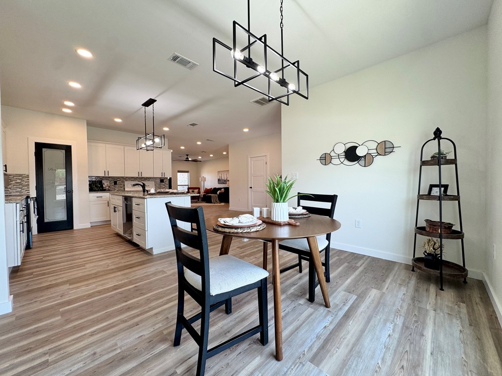 3634 Silver Spur Dr Property Photo 5