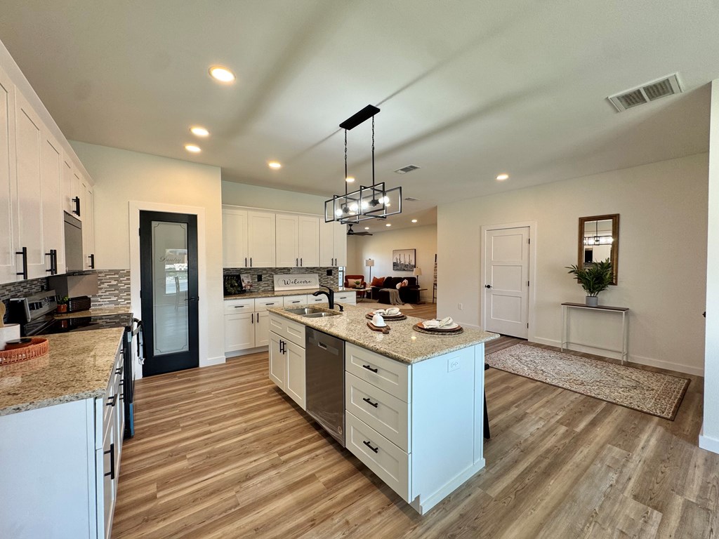 3634 Silver Spur Dr Property Photo 6