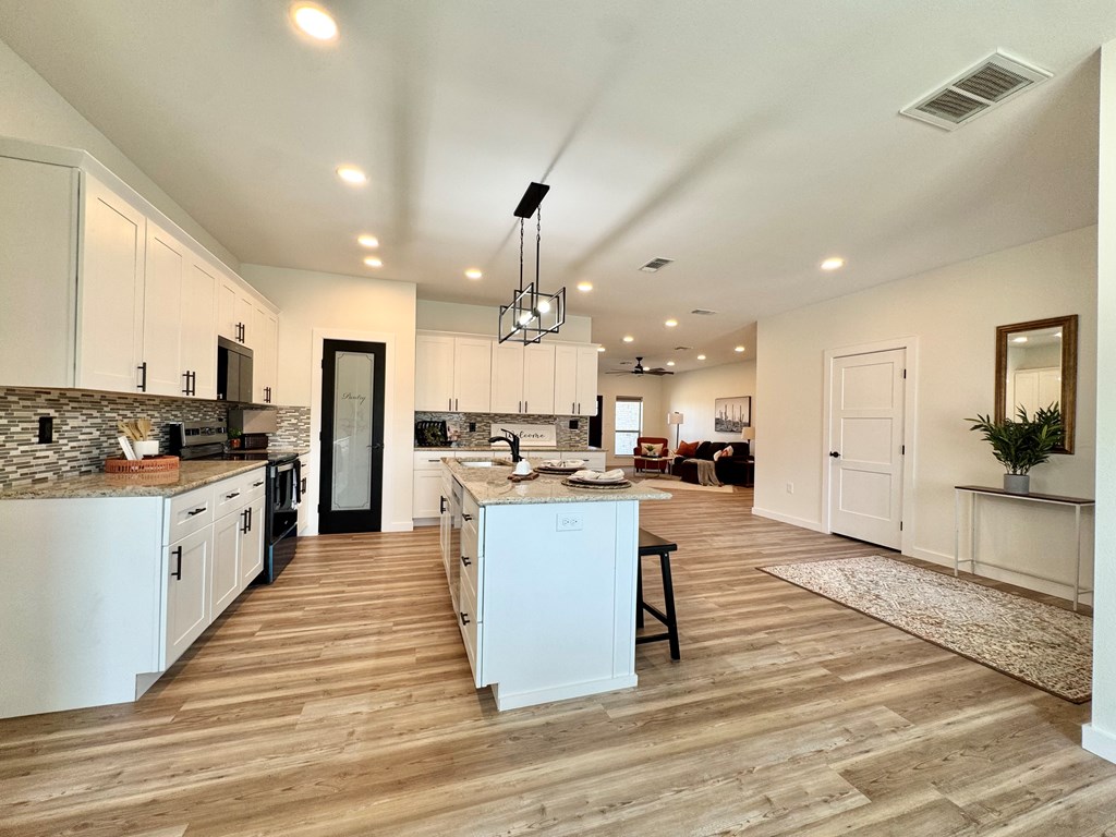 3634 Silver Spur Dr Property Photo 9