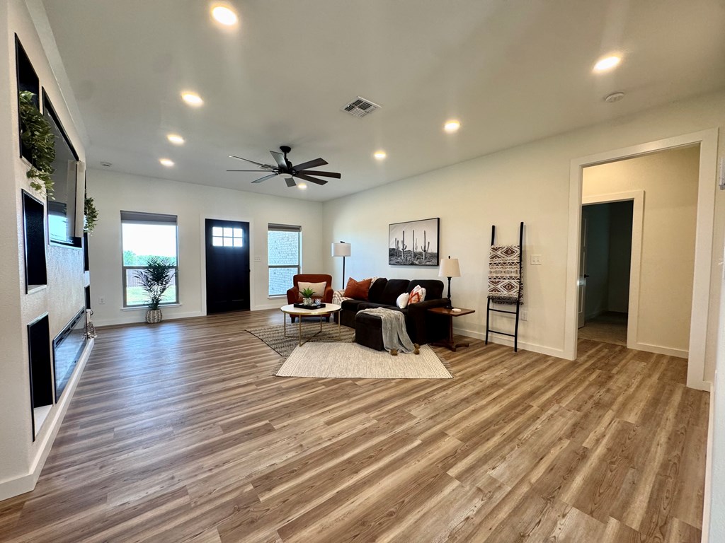 3634 Silver Spur Dr Property Photo 10