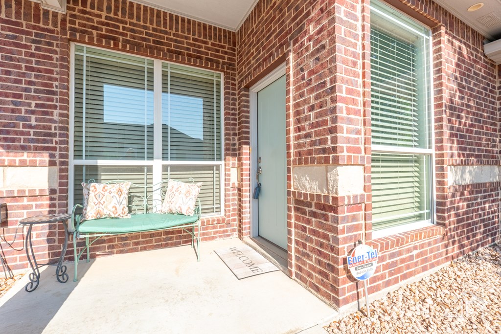 3067 Champions Circle Property Photo 2