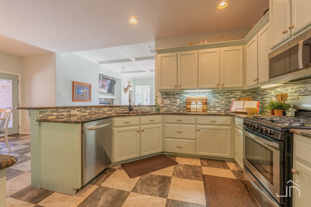 3067 Champions Circle Property Photo 7