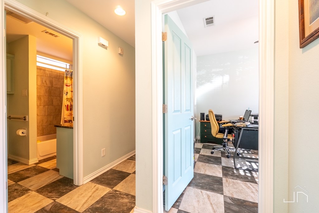 3067 Champions Circle Property Photo 19