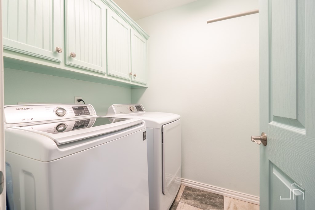 3067 Champions Circle Property Photo 23