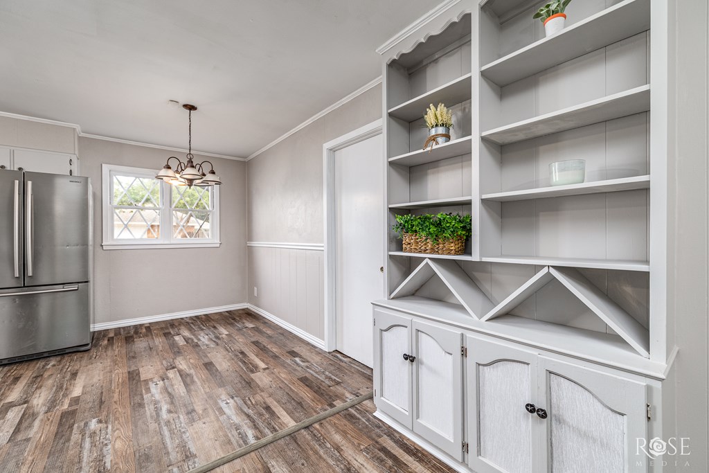 1902 College Hills Blvd Property Photo 9