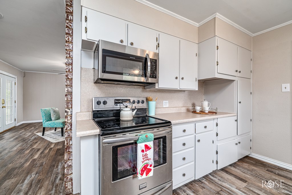 1902 College Hills Blvd Property Photo 11