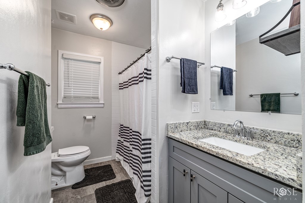 1902 College Hills Blvd Property Photo 19