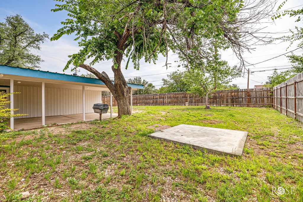 1902 College Hills Blvd Property Photo 23