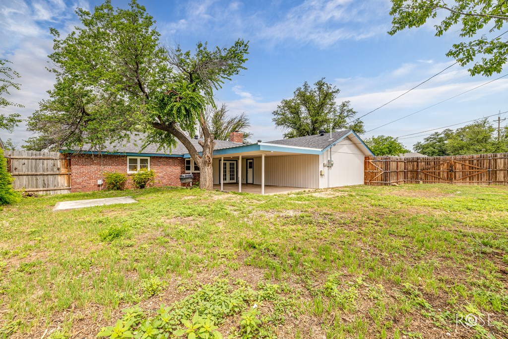 1902 College Hills Blvd Property Photo 24