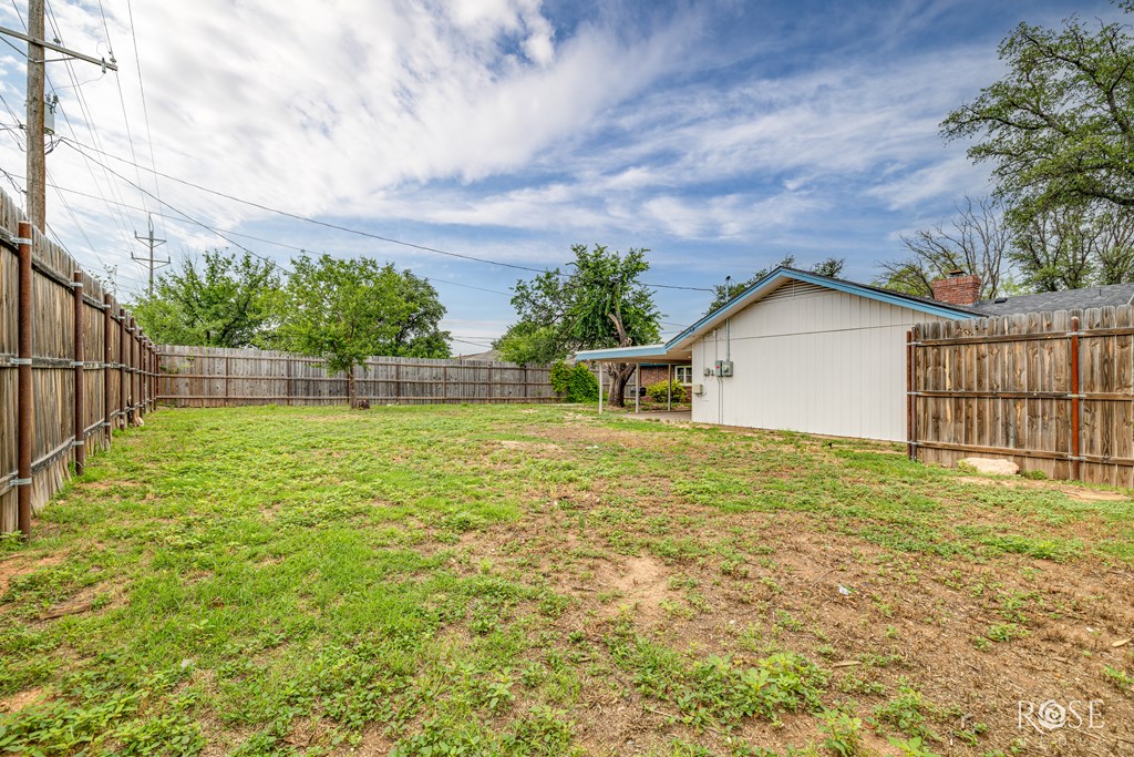 1902 College Hills Blvd Property Photo 25