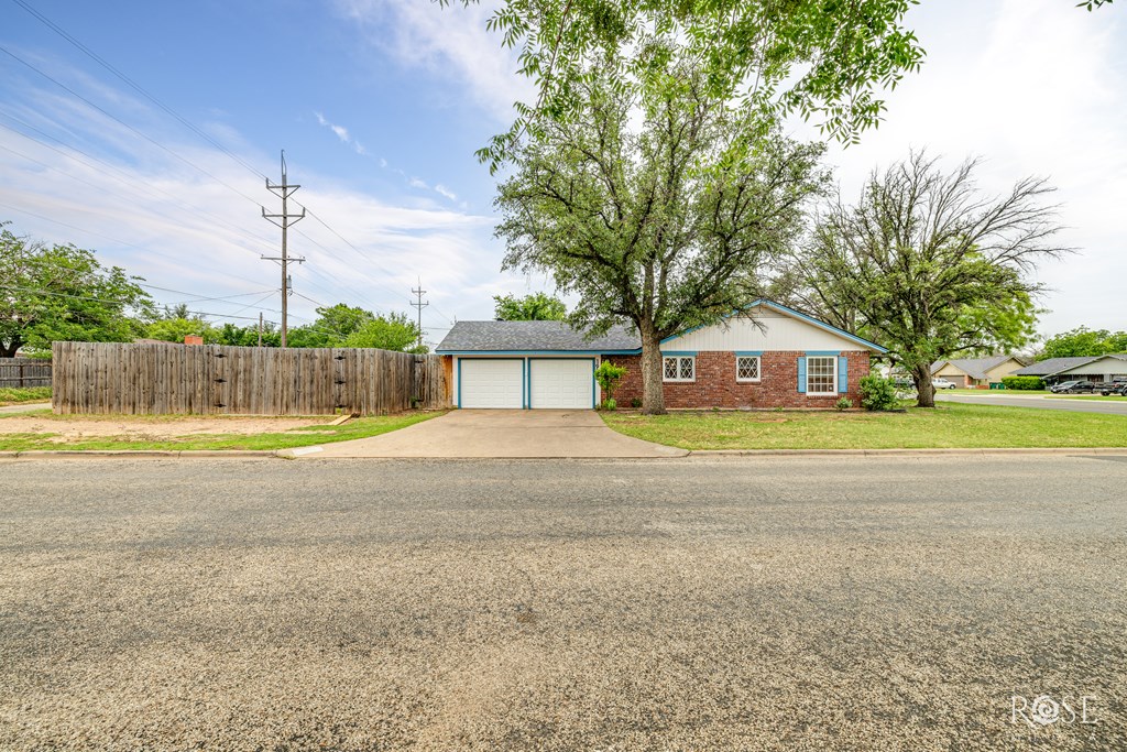 1902 College Hills Blvd Property Photo 27